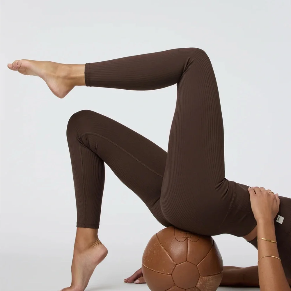 VUORI Inversion Rib Legging - Picture 4 of 6